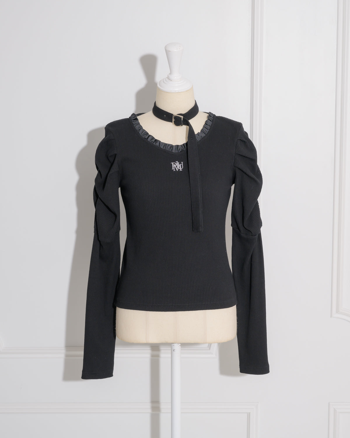 カラー:ブラック