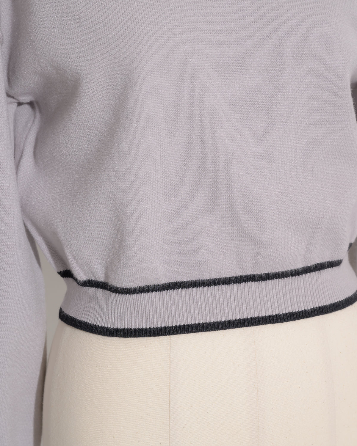 レースアップチョーカーニット