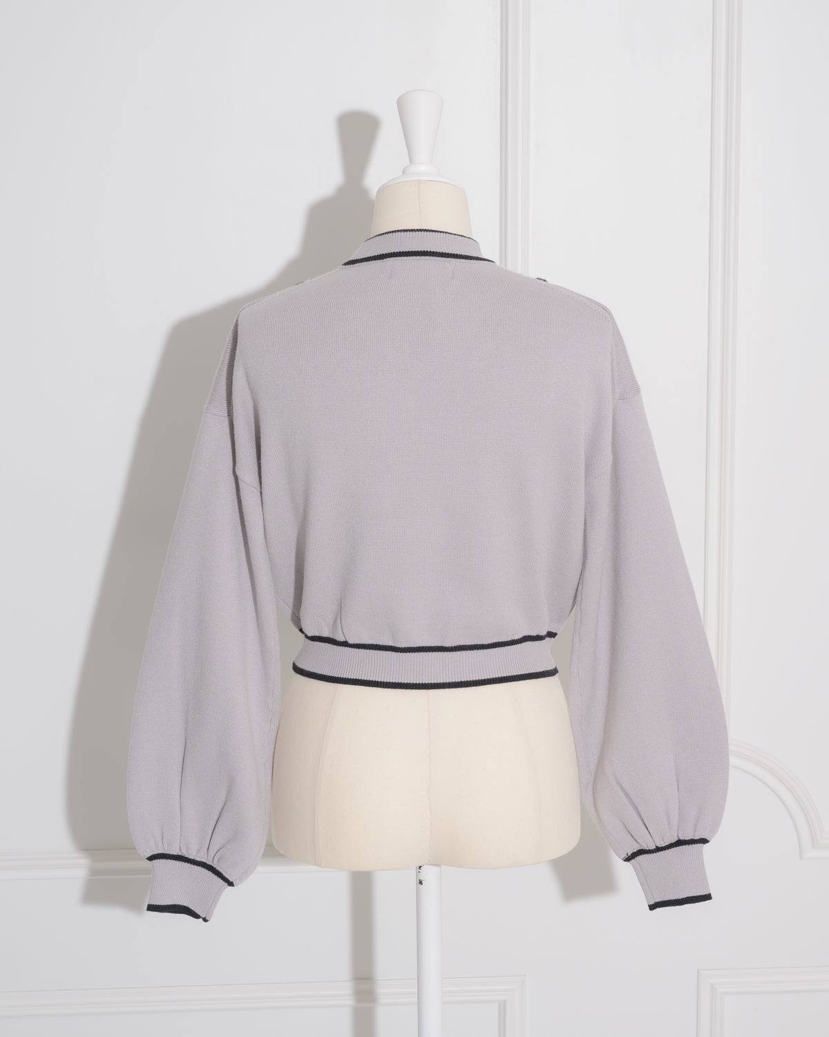 レースアップチョーカーニット