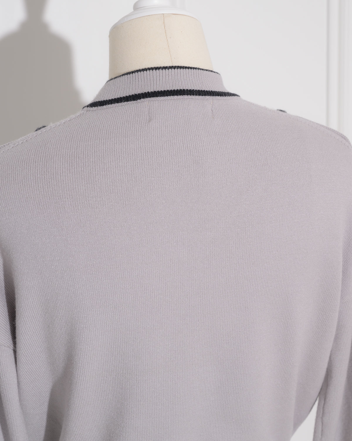 レースアップチョーカーニット