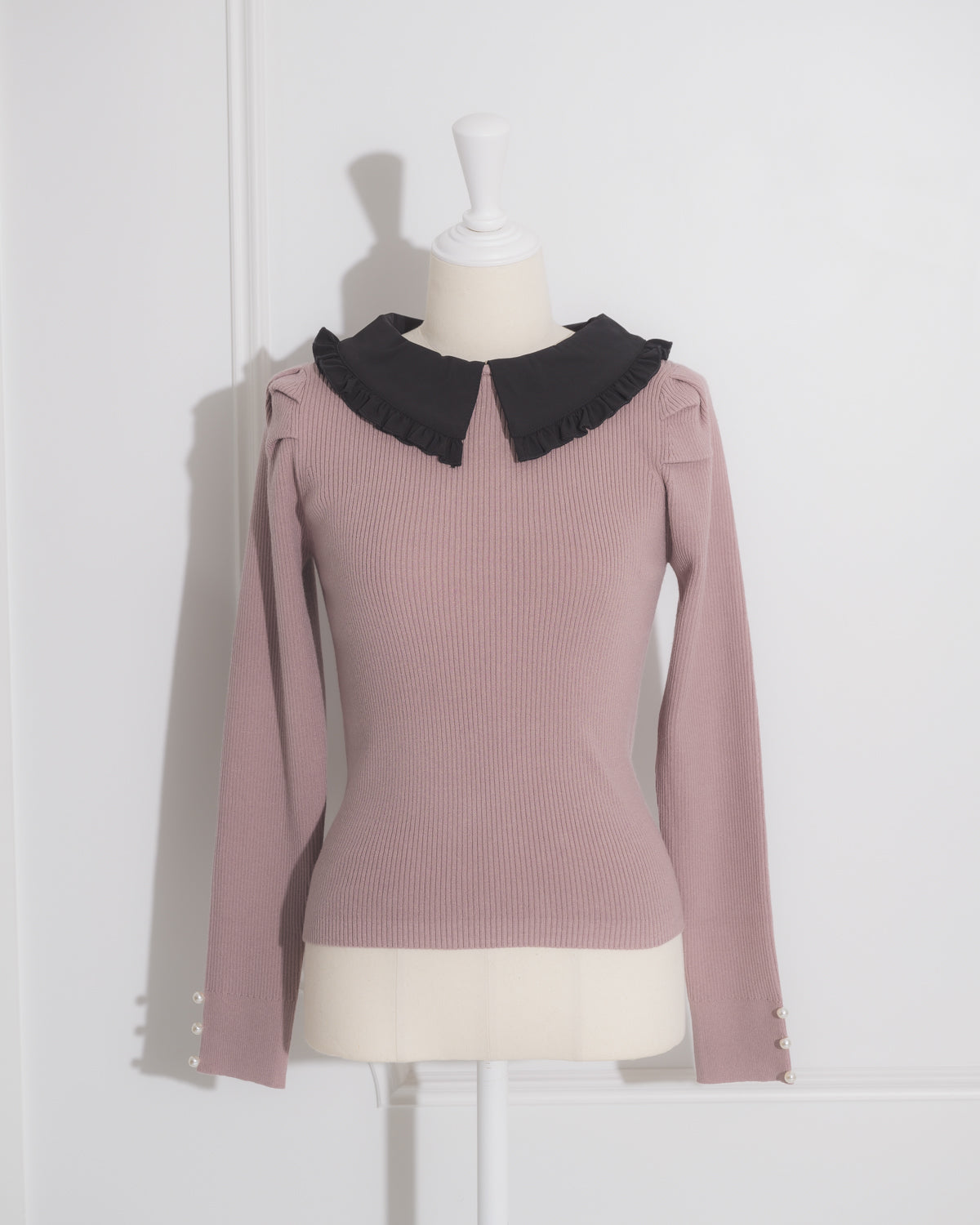 フリルカラーリボンタイ付きニット