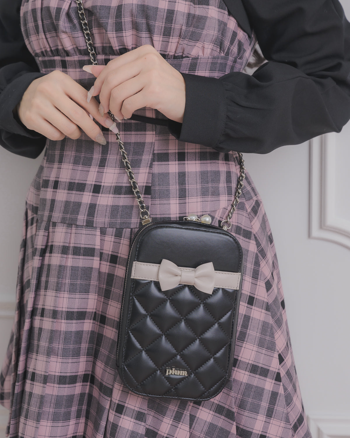 カラー：ブラック×ピンク