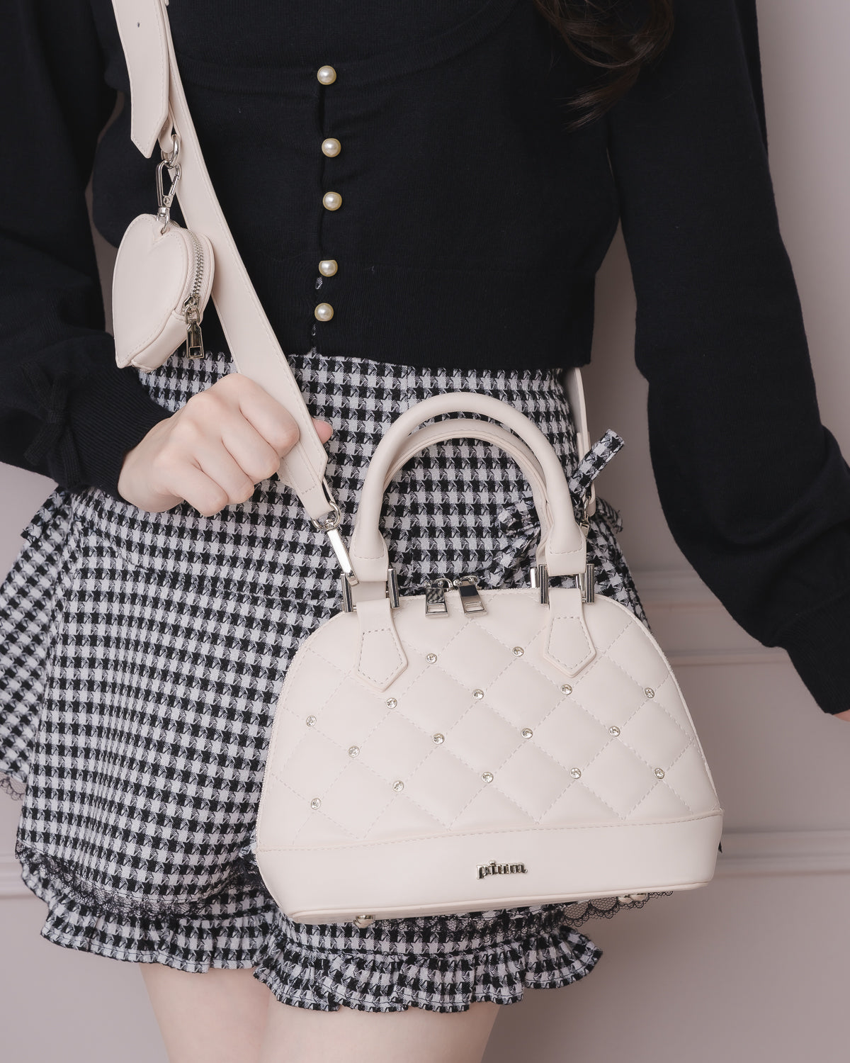 ハートポーチ付きビジューラウンドバッグ