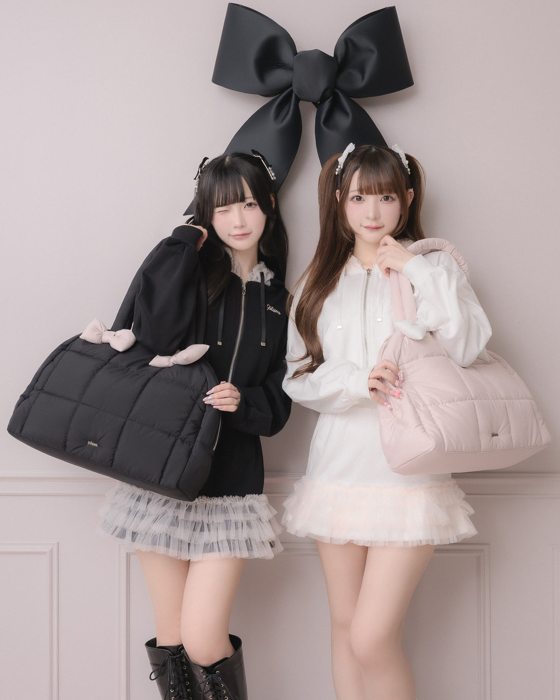 （左）カラー：ブラック（右）カラー：ピンク