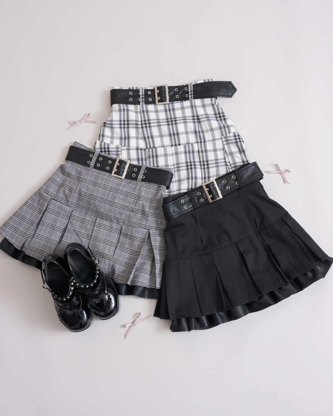 レザーベルトプリーツミニスカート