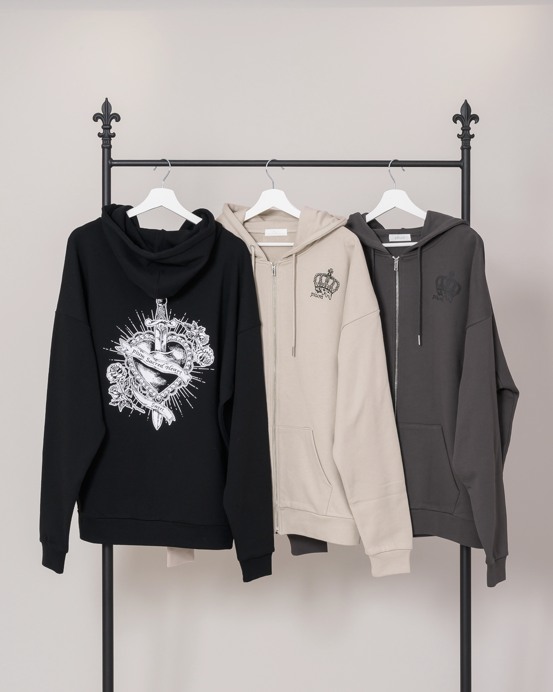 pium sacred heart ジップパーカー チャコール pium sacred heart ジップパーカー
