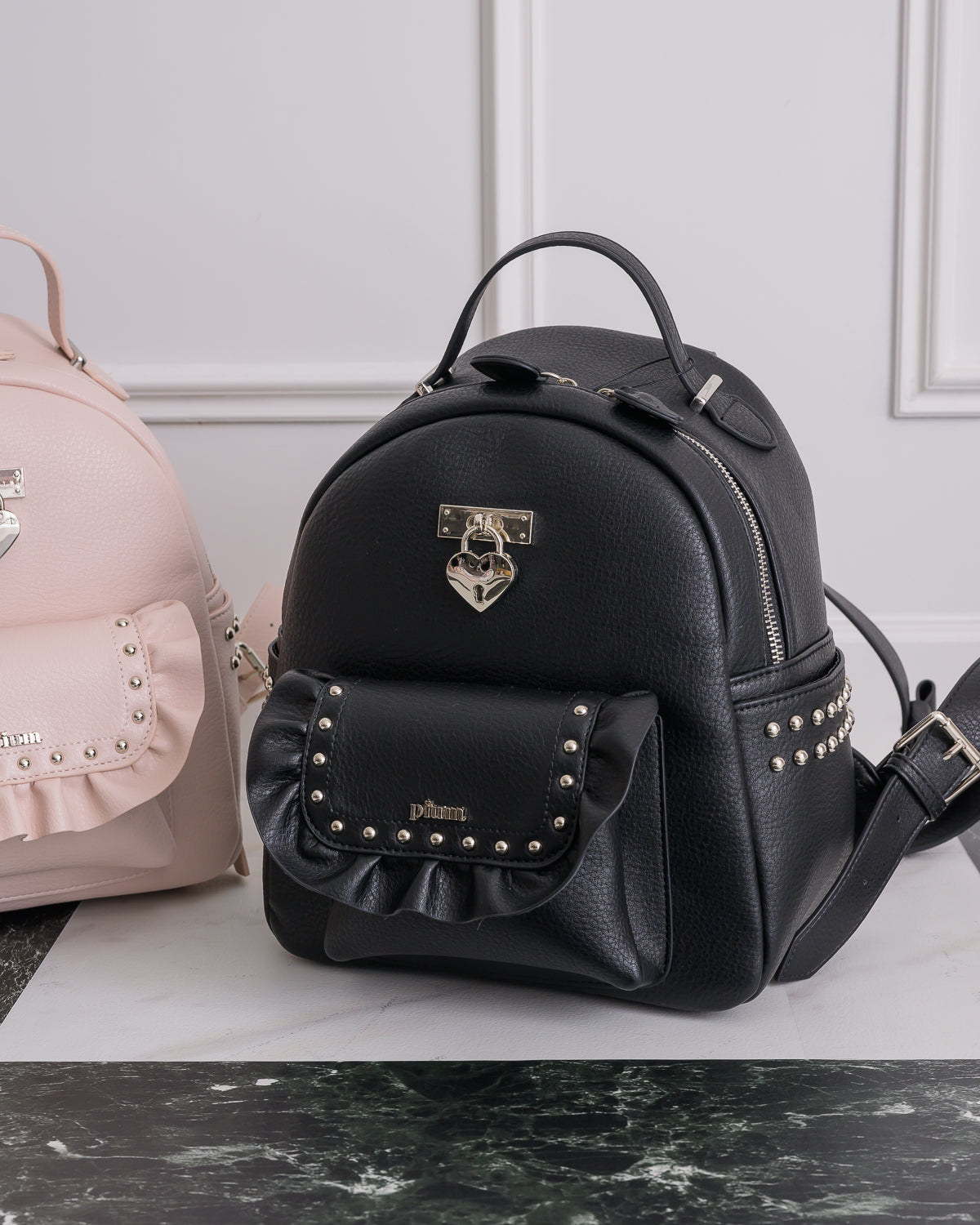 カラー:ブラック