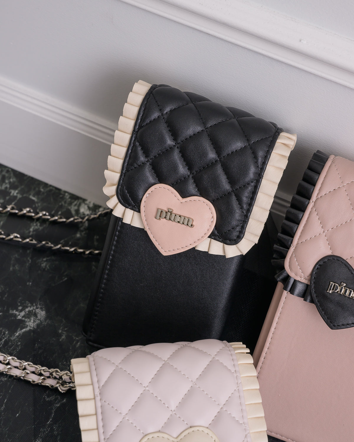 カラー:ブラック