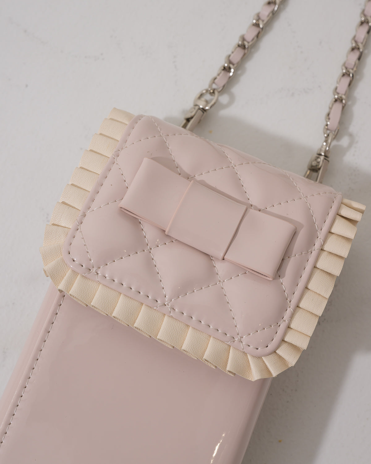 フロントリボンエナメルフォンホルダー