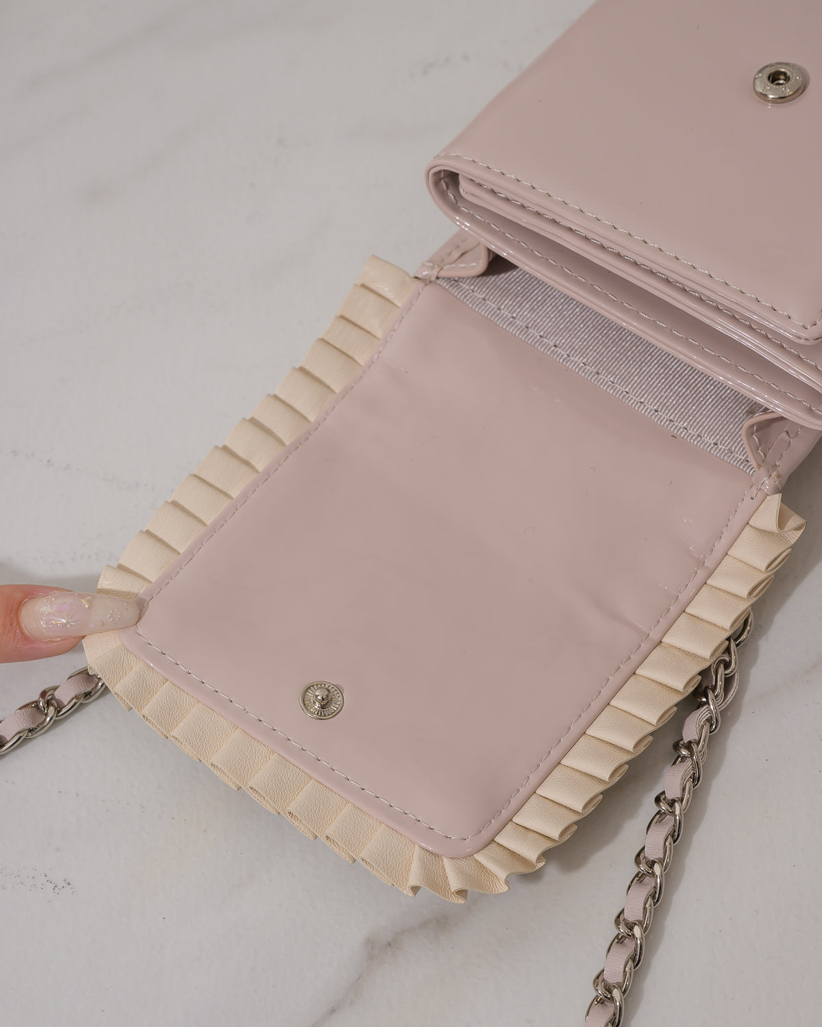 フロントリボンエナメルフォンホルダー