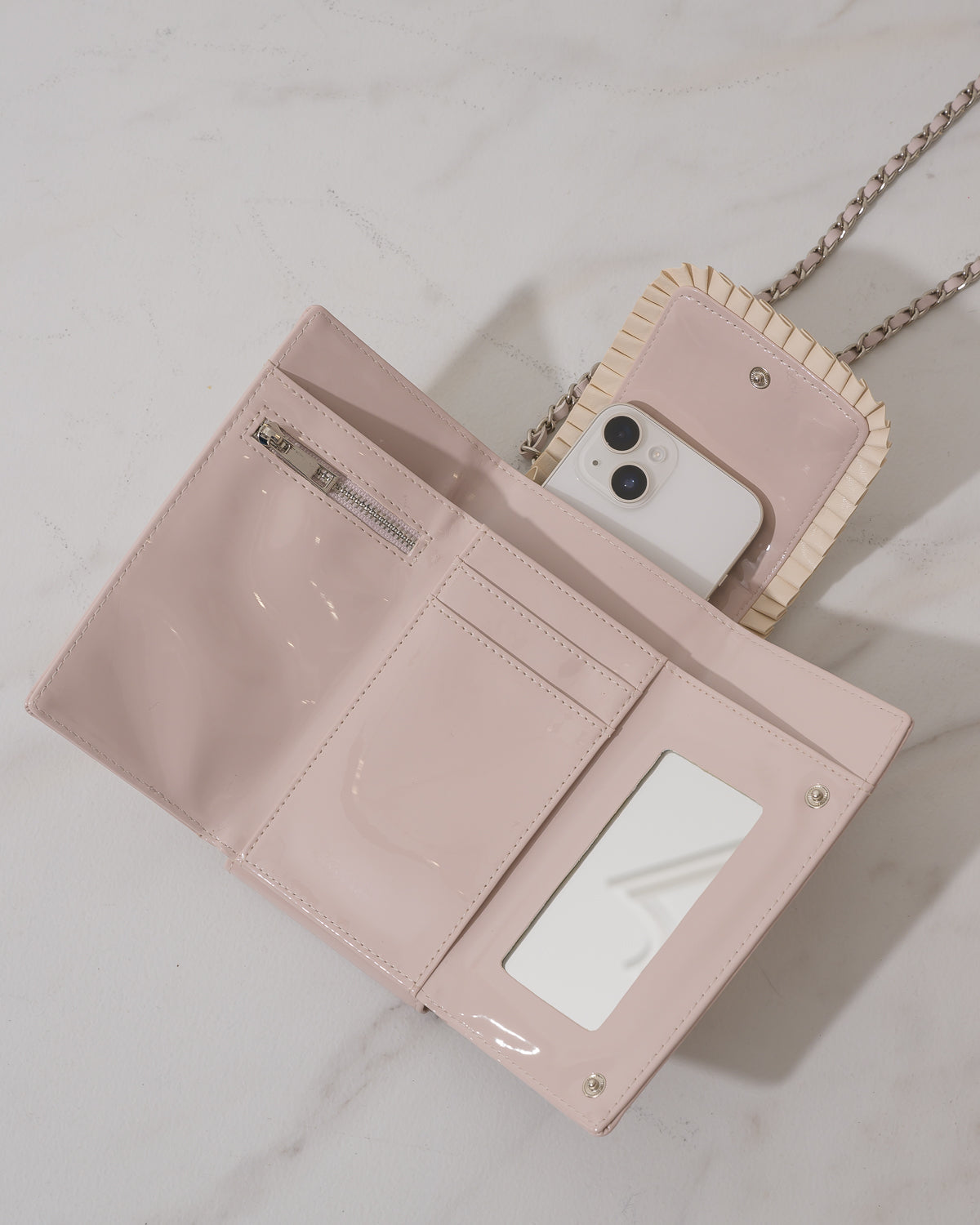 フロントリボンエナメルフォンホルダー