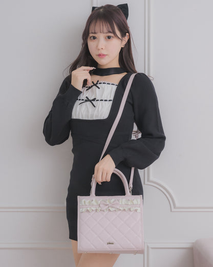 モデル身長：157cm/着用カラー:ブラック×ホワイト