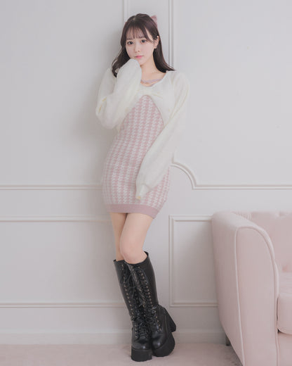 モデル身長：157cm/着用カラー:ホワイト×ピンク