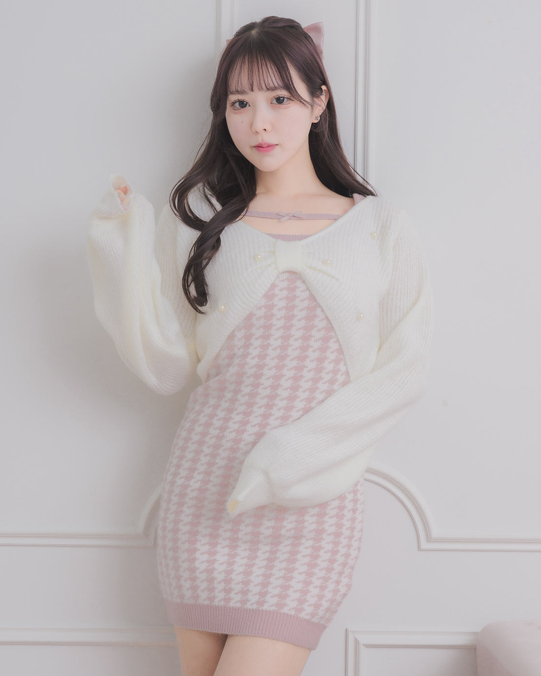 モデル身長：157cm/着用カラー:ホワイト×ピンク