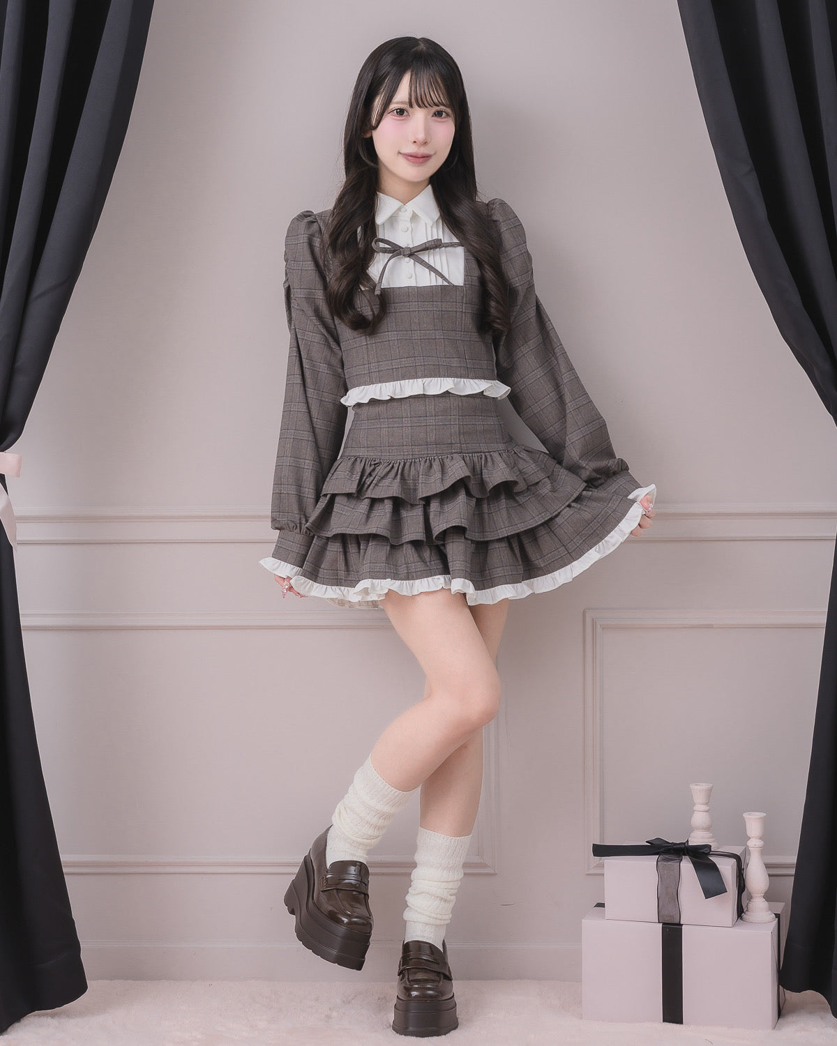 モデル身長：152cm/着用カラー：ブラウンチェック