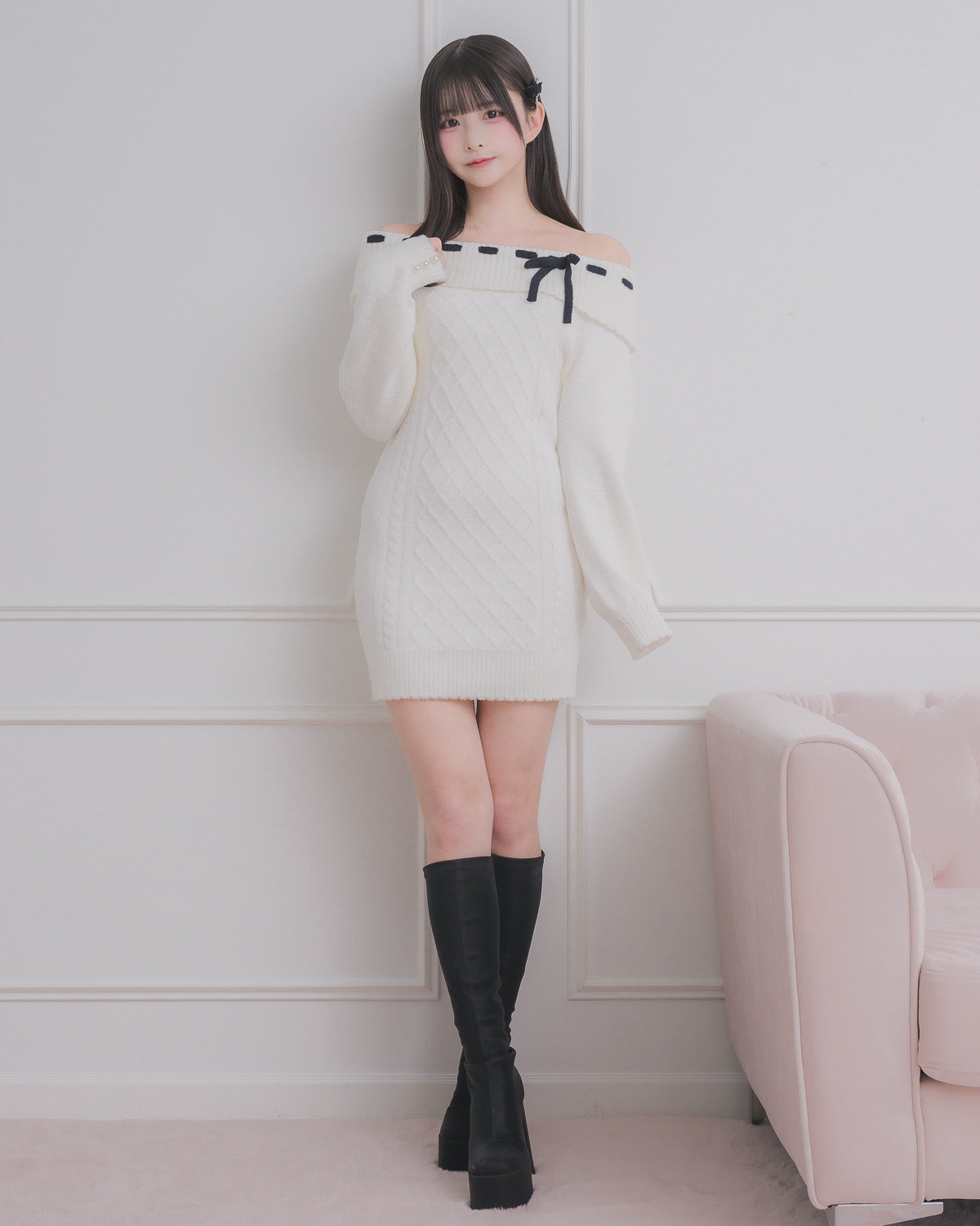 モデル身長：158cm/着用カラー:ホワイト×ブラック