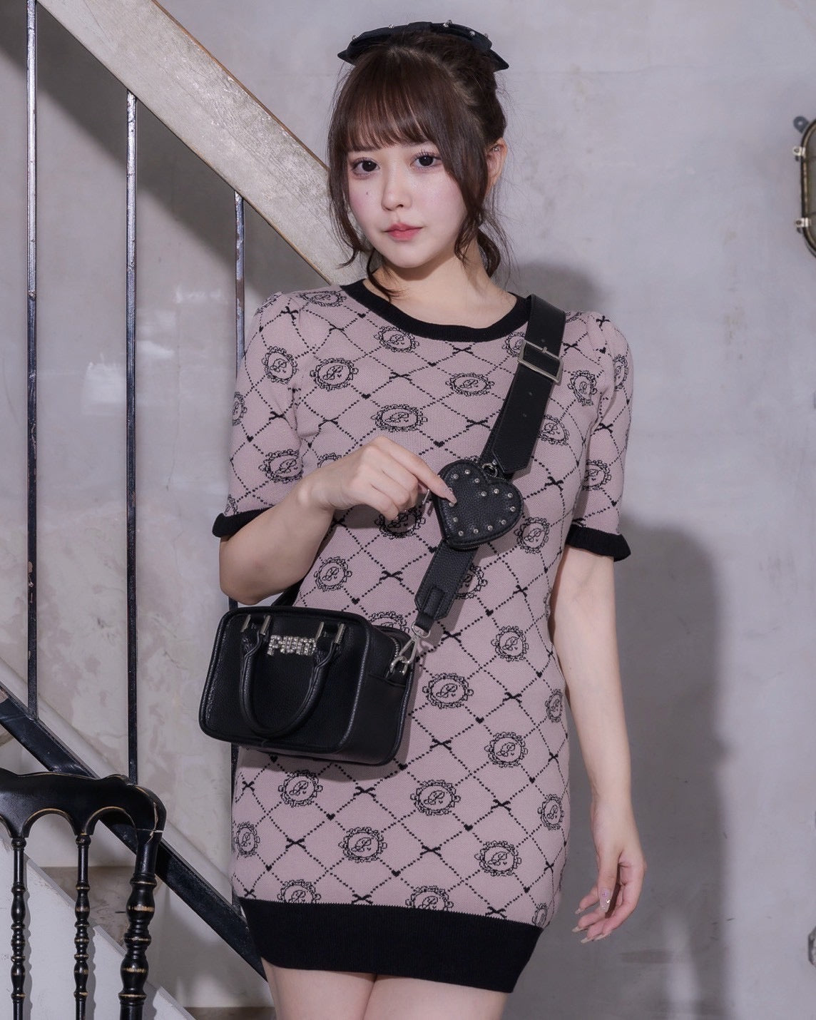 カラー:ブラック