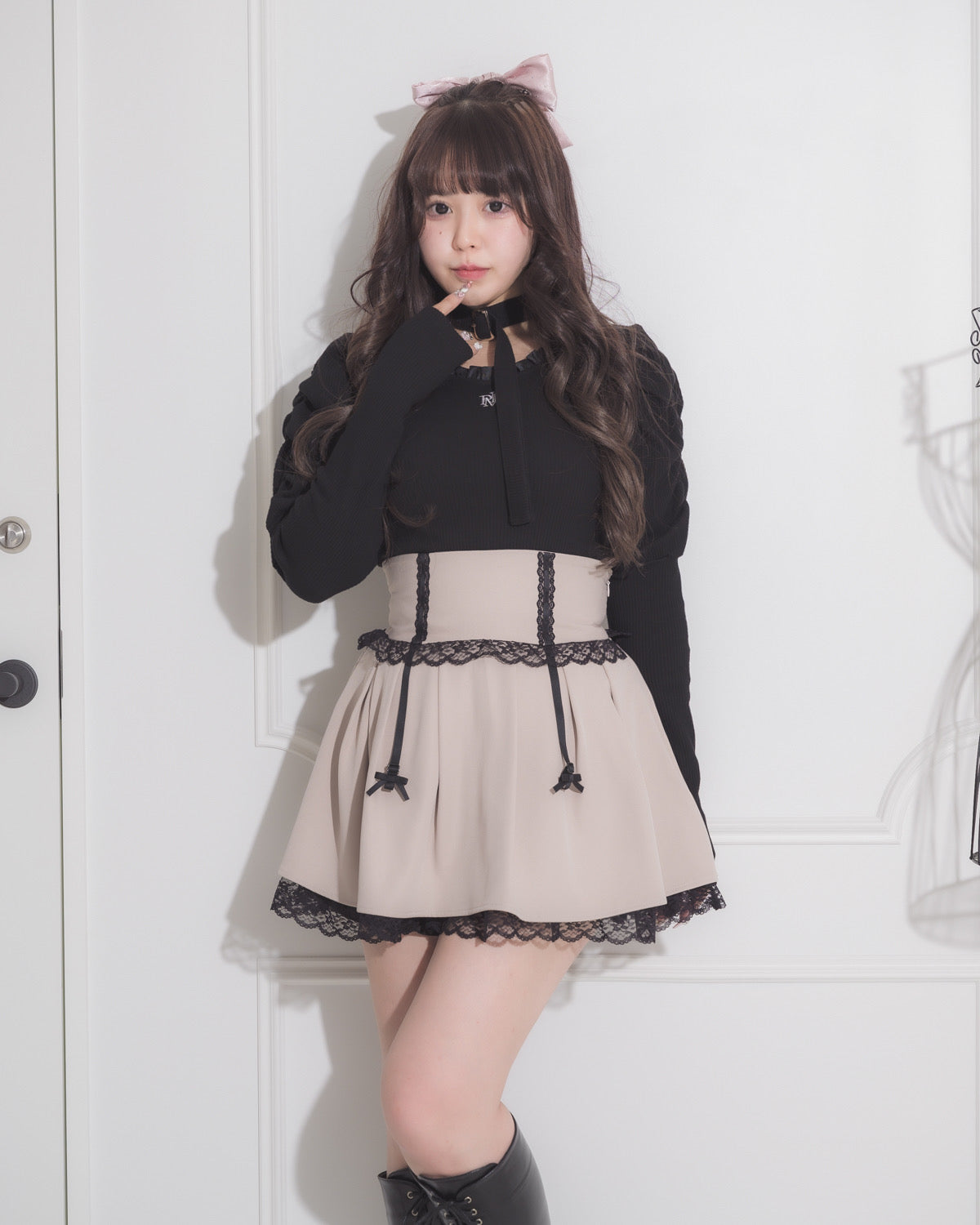 チョーカーベルトフリルカットソー