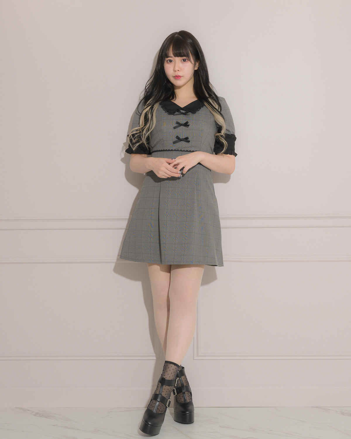 フロントリボン衿付きミニワンピ