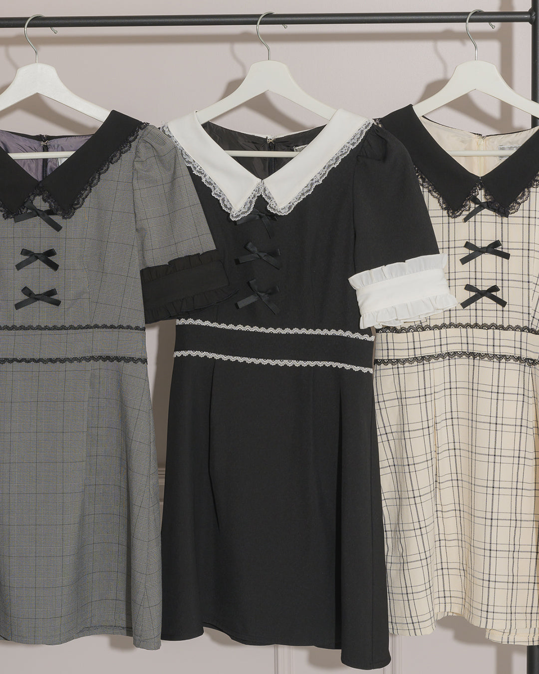 フロントリボン衿付きミニワンピ