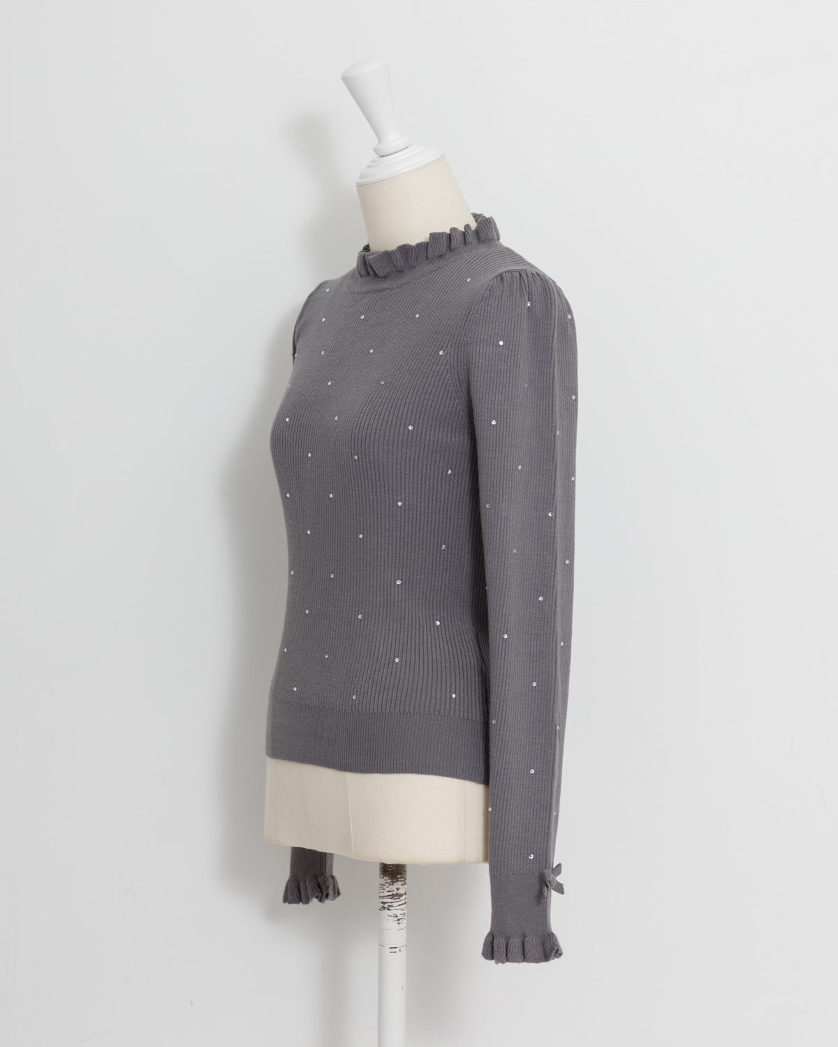 フリルハイネックビジューリブニット