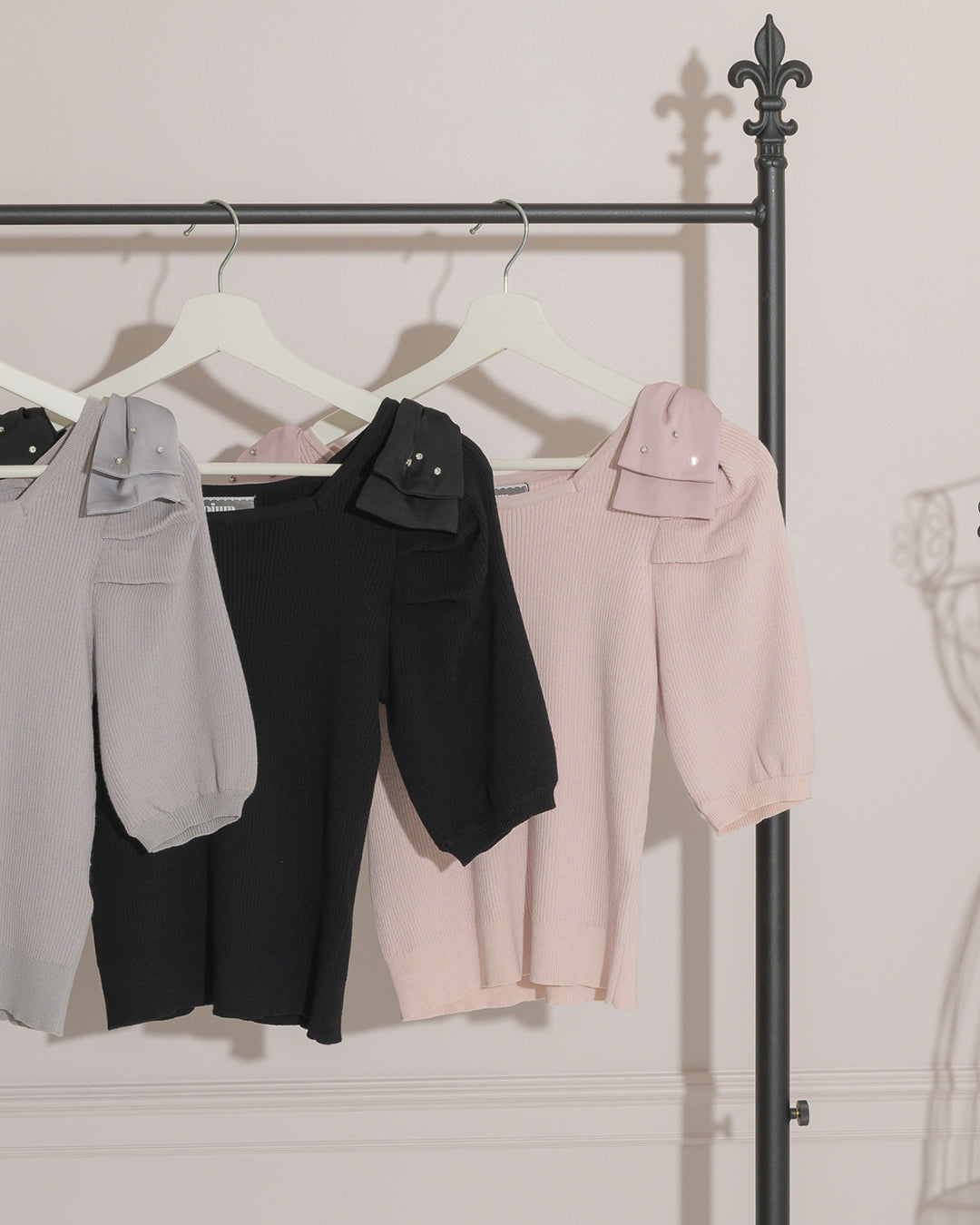 ビジューリボンリブニット