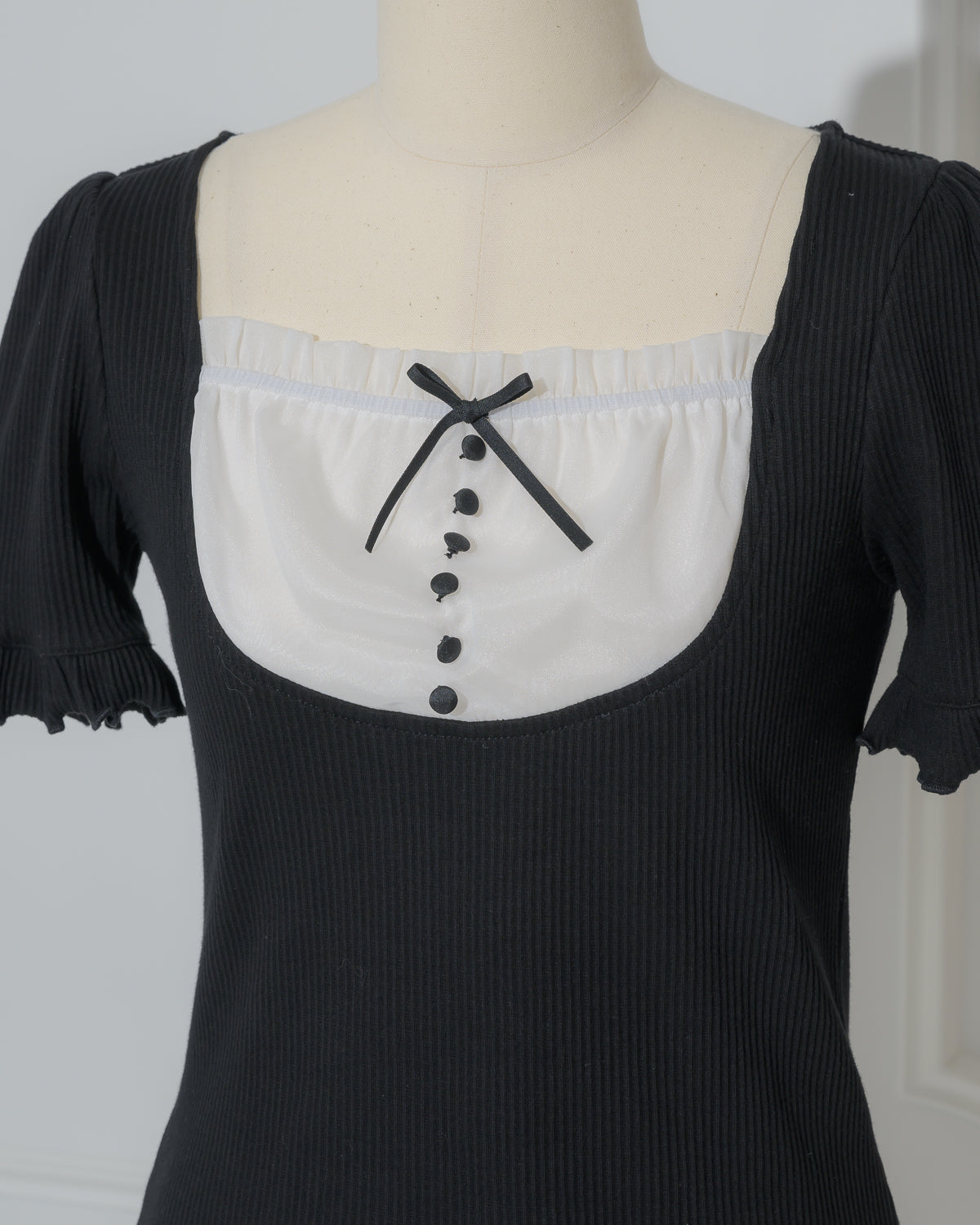 ラウンドフリルドーリーカットソー