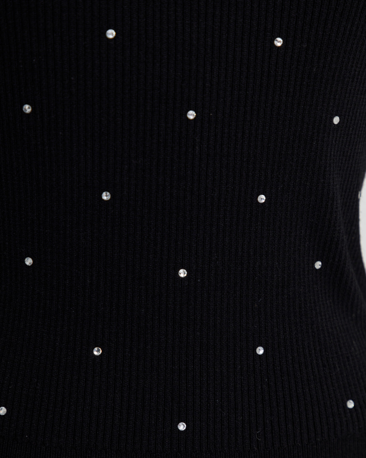 フリルハイネックビジューリブニット