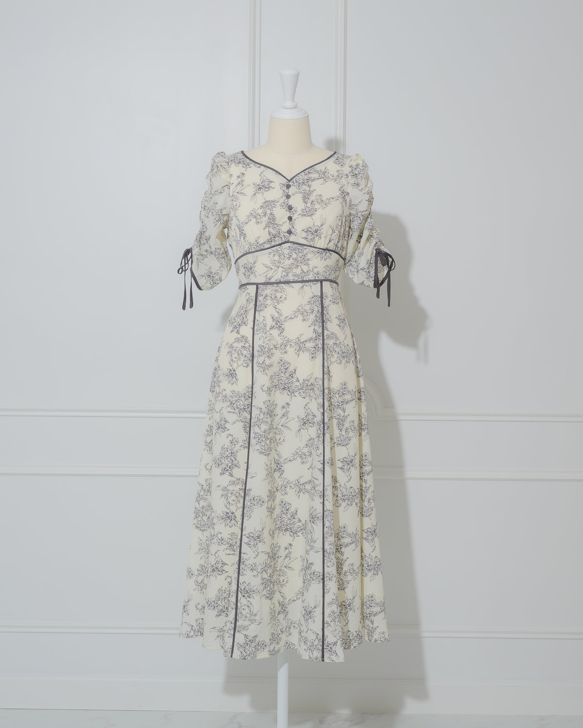 アイボリー×チャコール