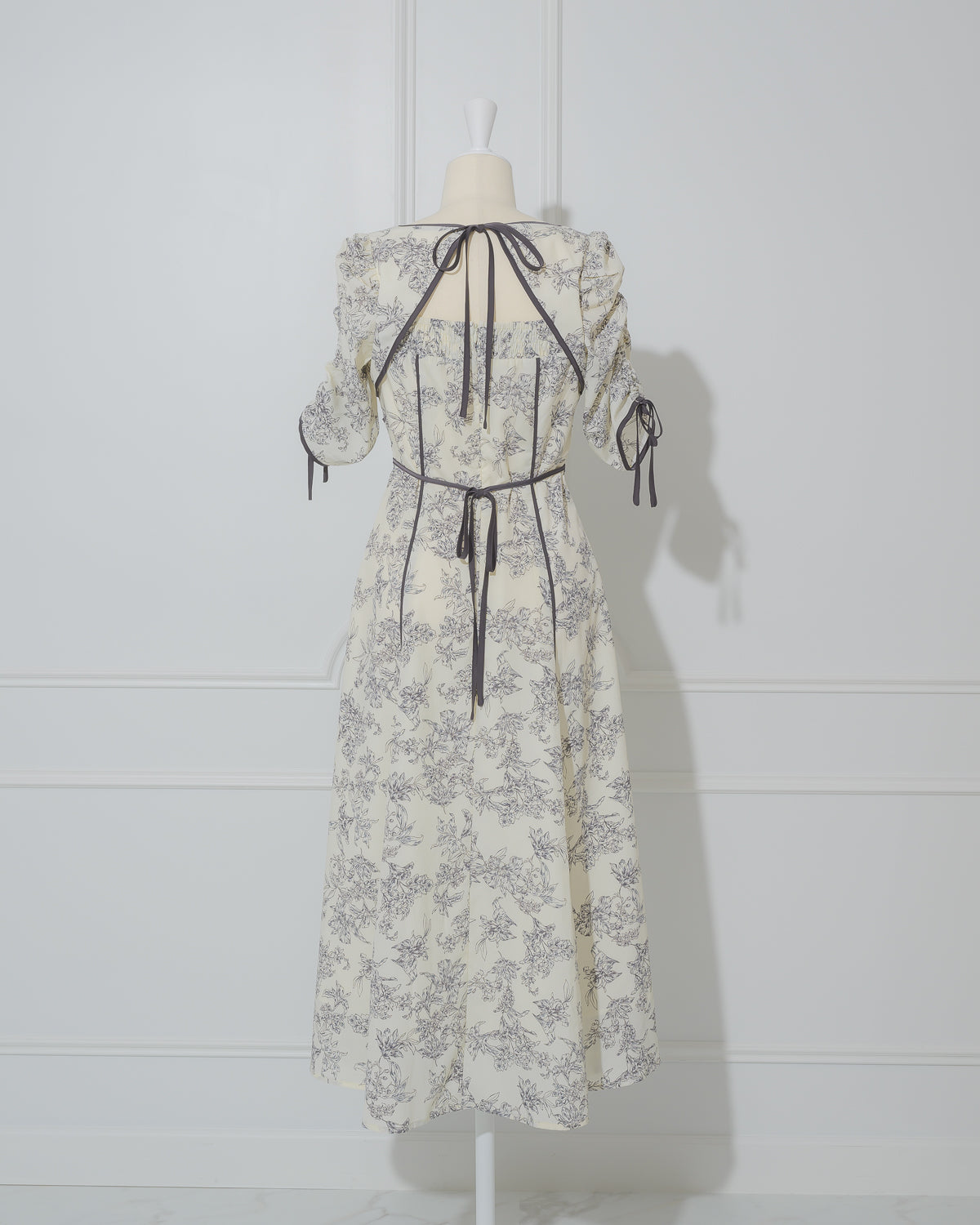 トワルドジュイパイピングロングワンピース