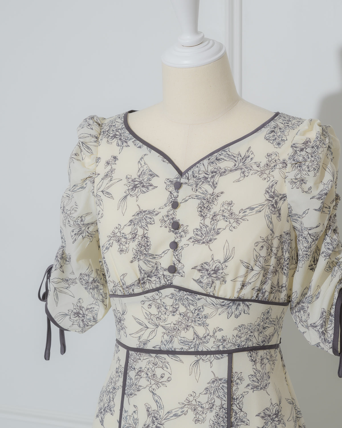 トワルドジュイパイピングロングワンピース