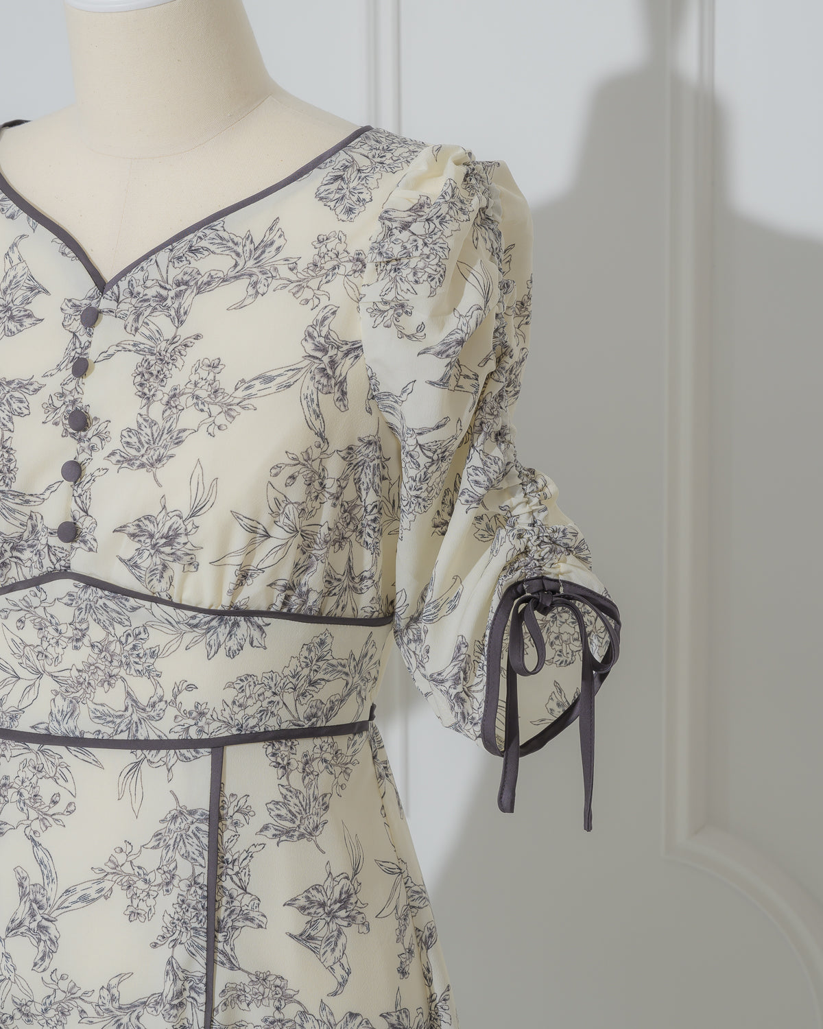 トワルドジュイパイピングロングワンピース