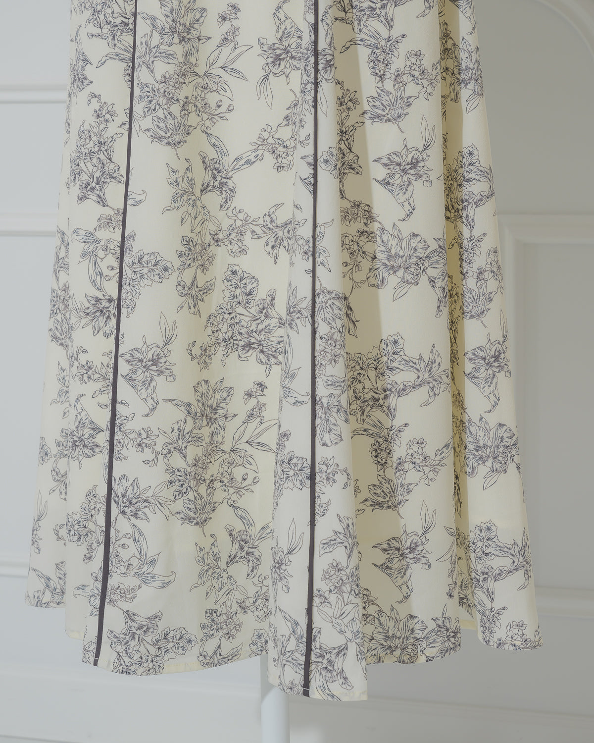 トワルドジュイパイピングロングワンピース