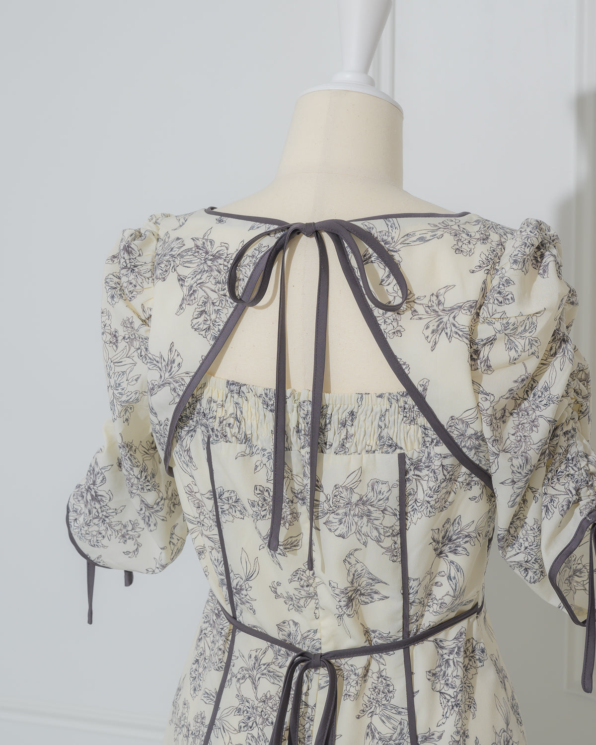 トワルドジュイパイピングロングワンピース