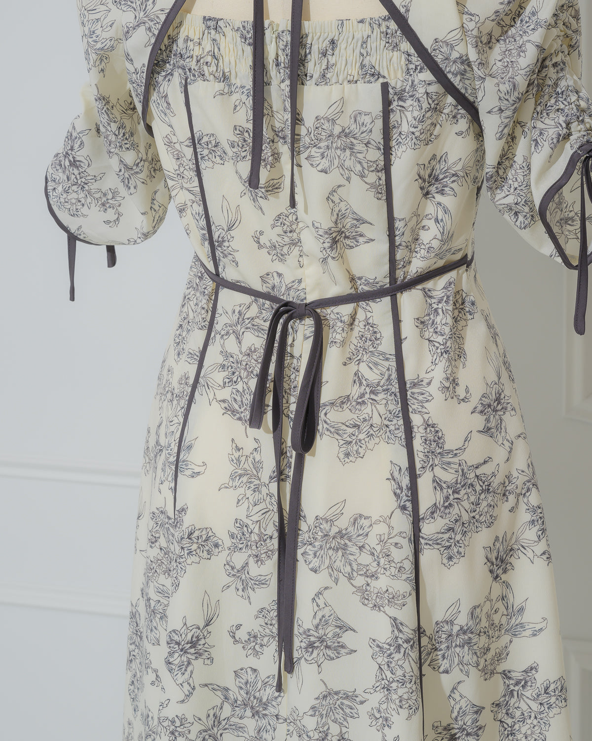 トワルドジュイパイピングロングワンピース