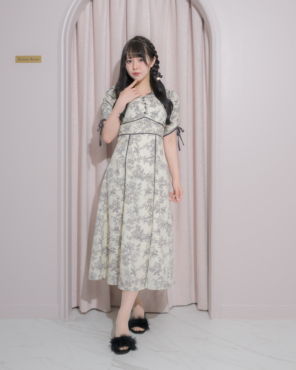 モデル身長:157cm/着用カラー:アイボリー×チャコール