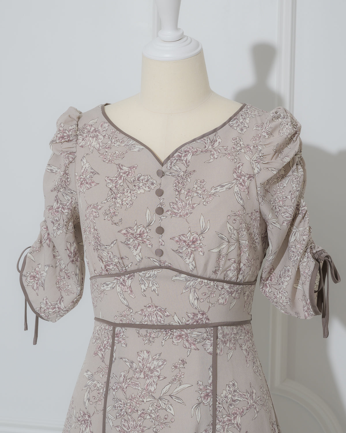 トワルドジュイパイピングロングワンピース