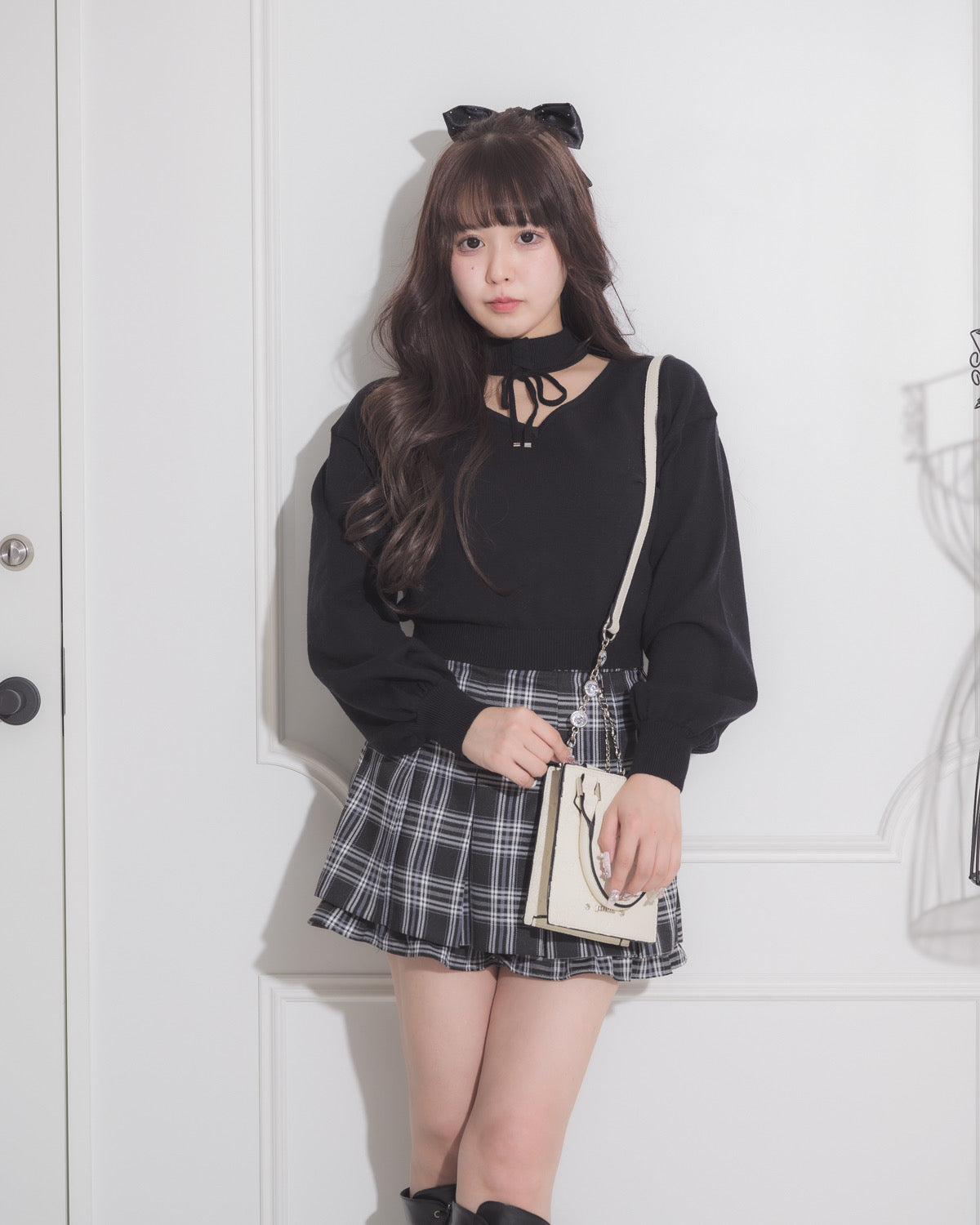 レースアップチョーカーニット