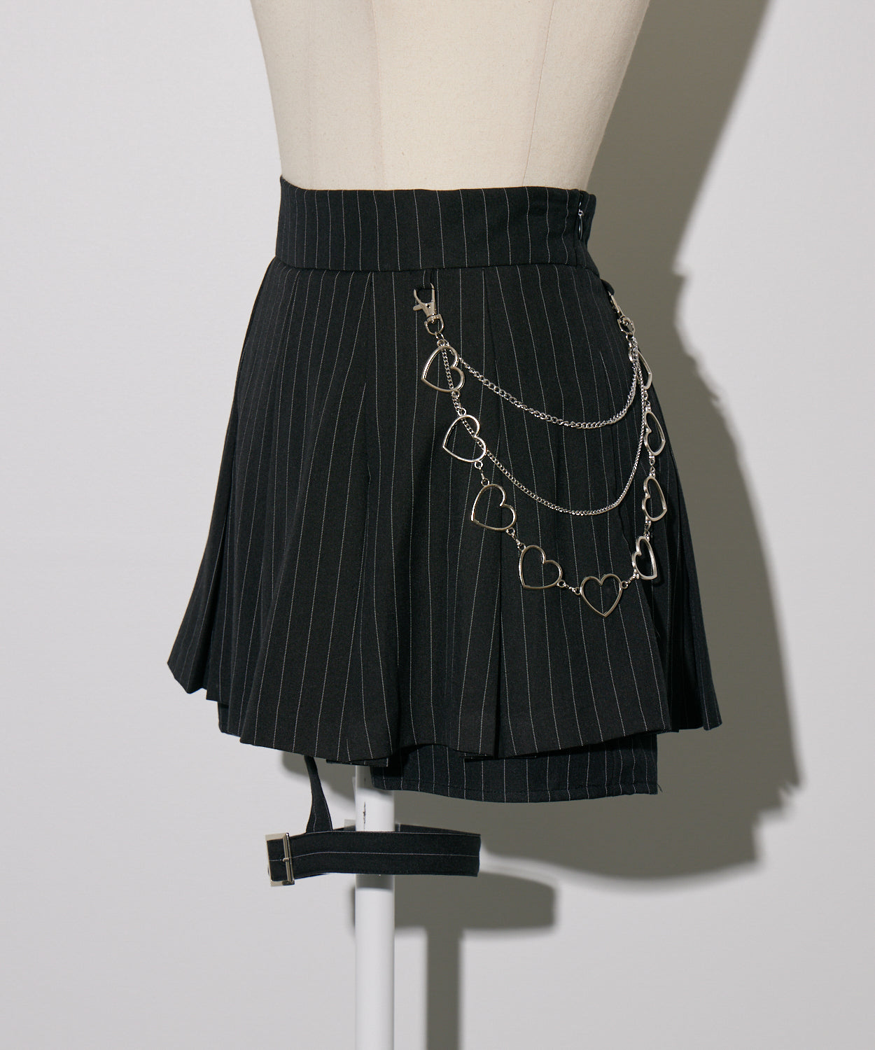 ガーター付きプリーツミニスカパン