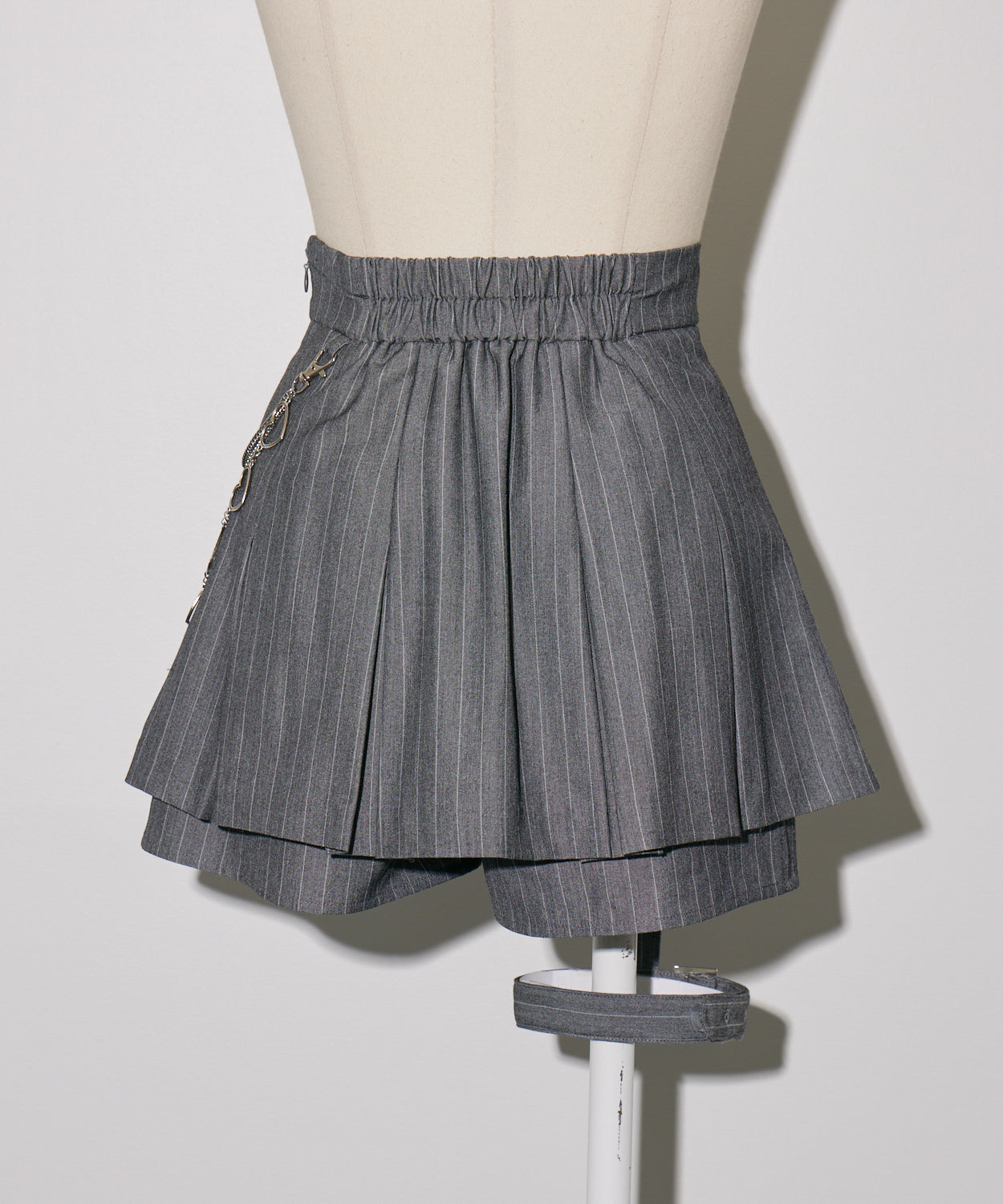 ガーター付きプリーツミニスカパン