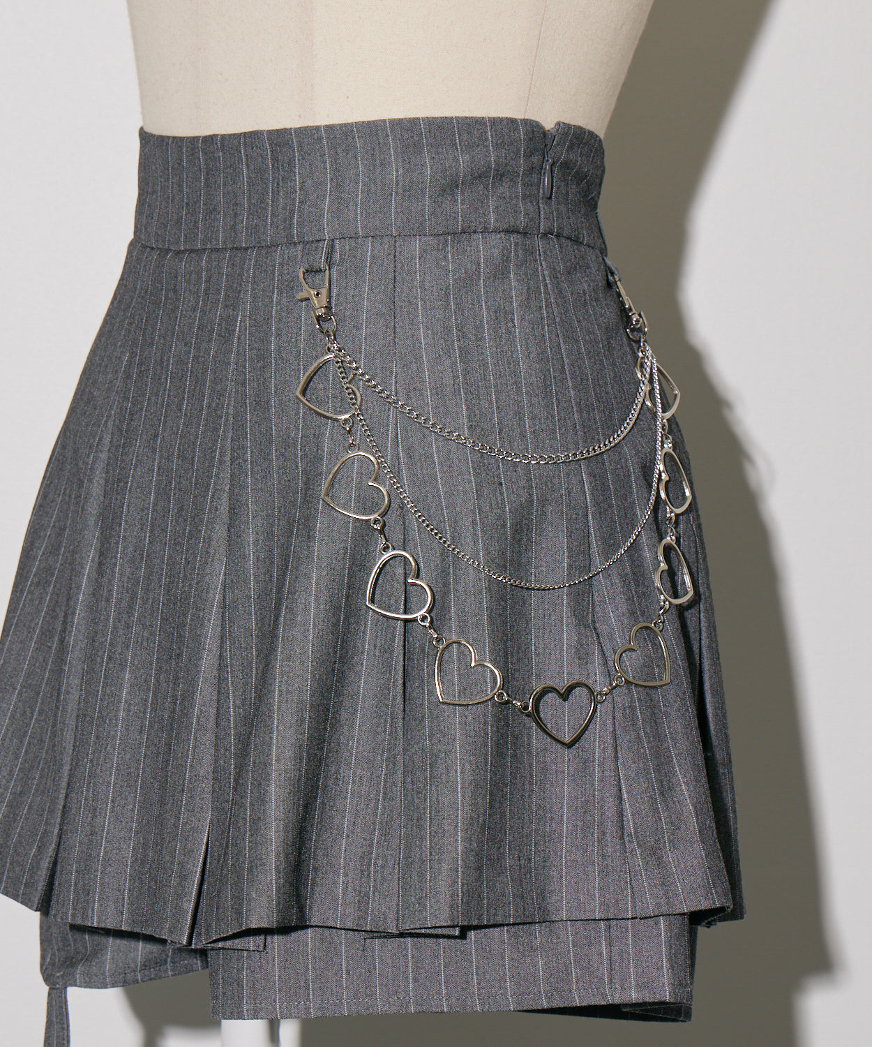 ガーター付きプリーツミニスカパン