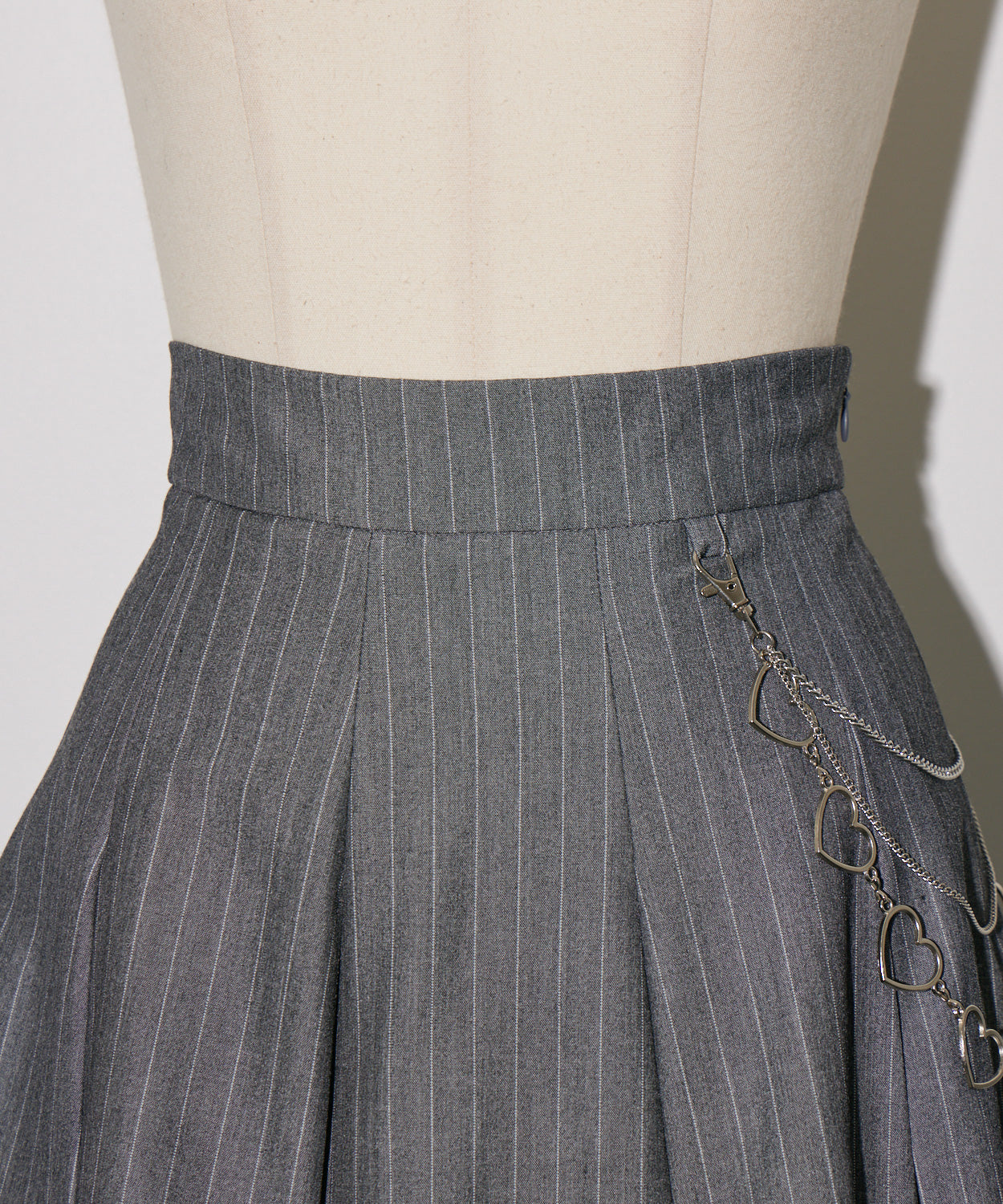 ガーター付きプリーツミニスカパン