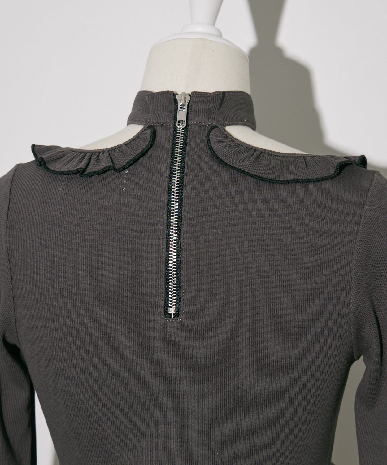 フロントファスナーチョーカートップス