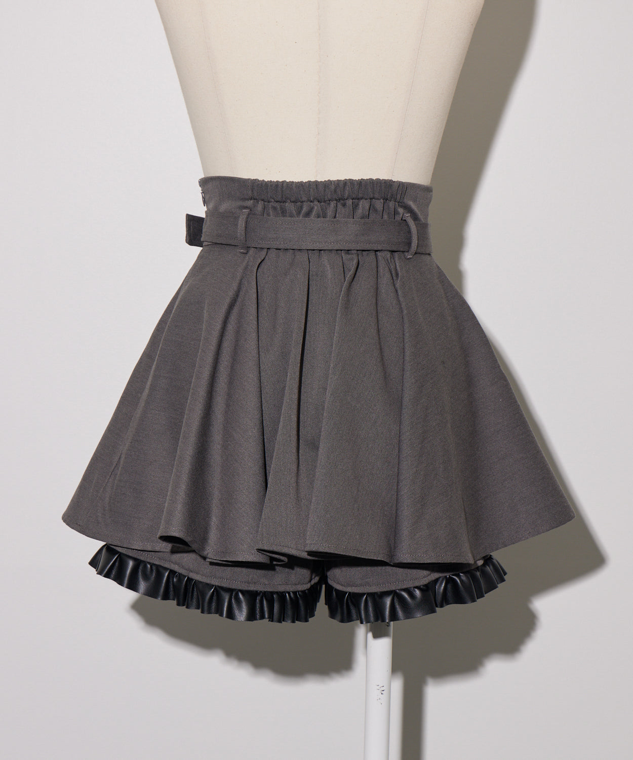 レザーフリルフレアスカパン