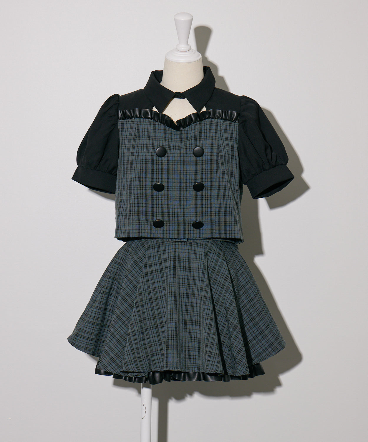 レザーフリルフレアスカパン