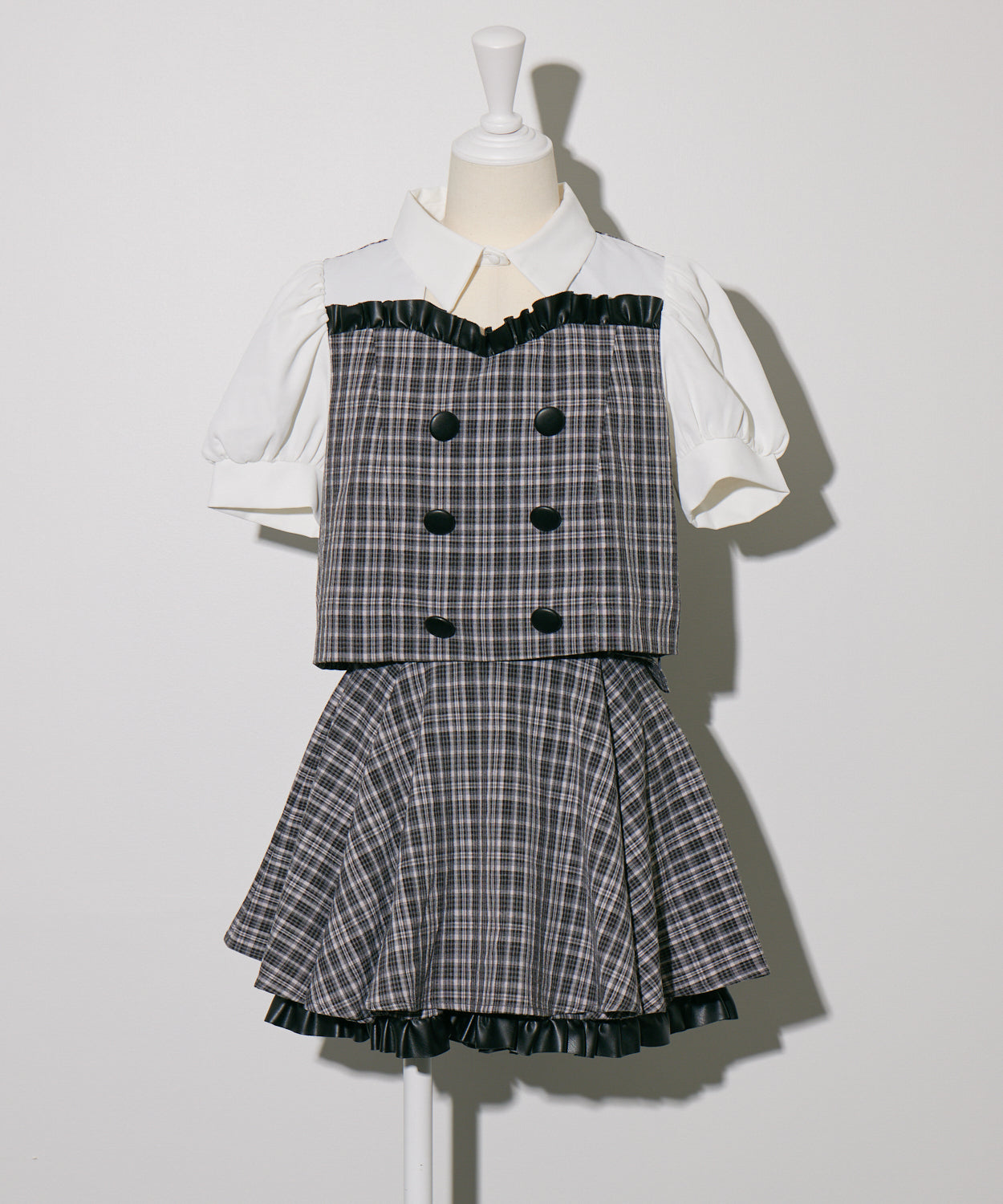 レザーフリルフレアスカパン