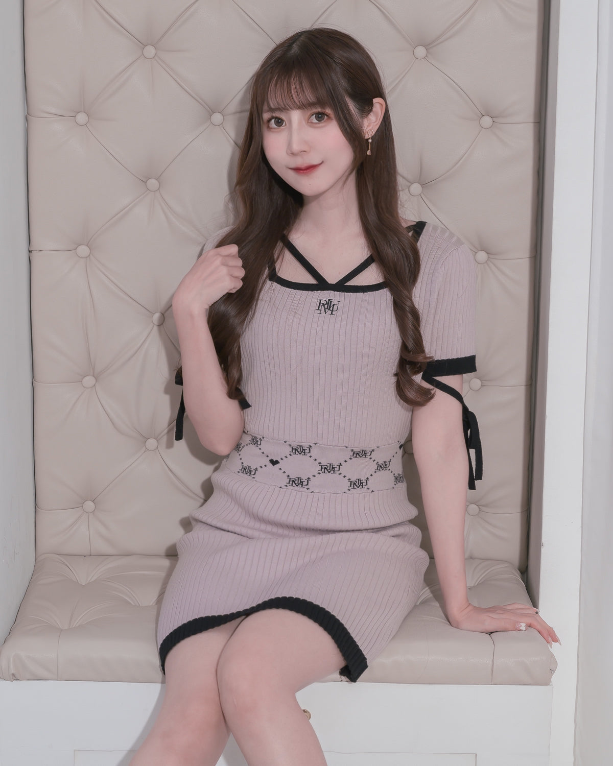 モデル身長:159cm/着用カラー:ピンク×ブラック