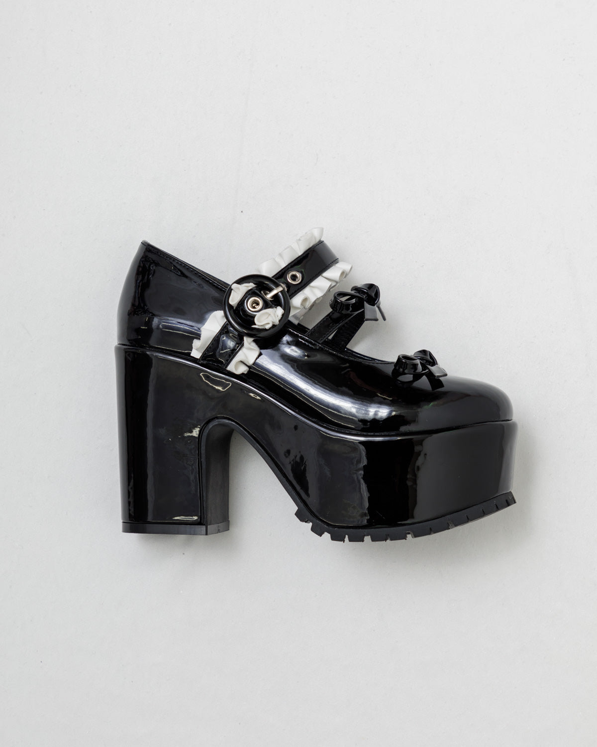 ダブルリボンエナメルパンプス