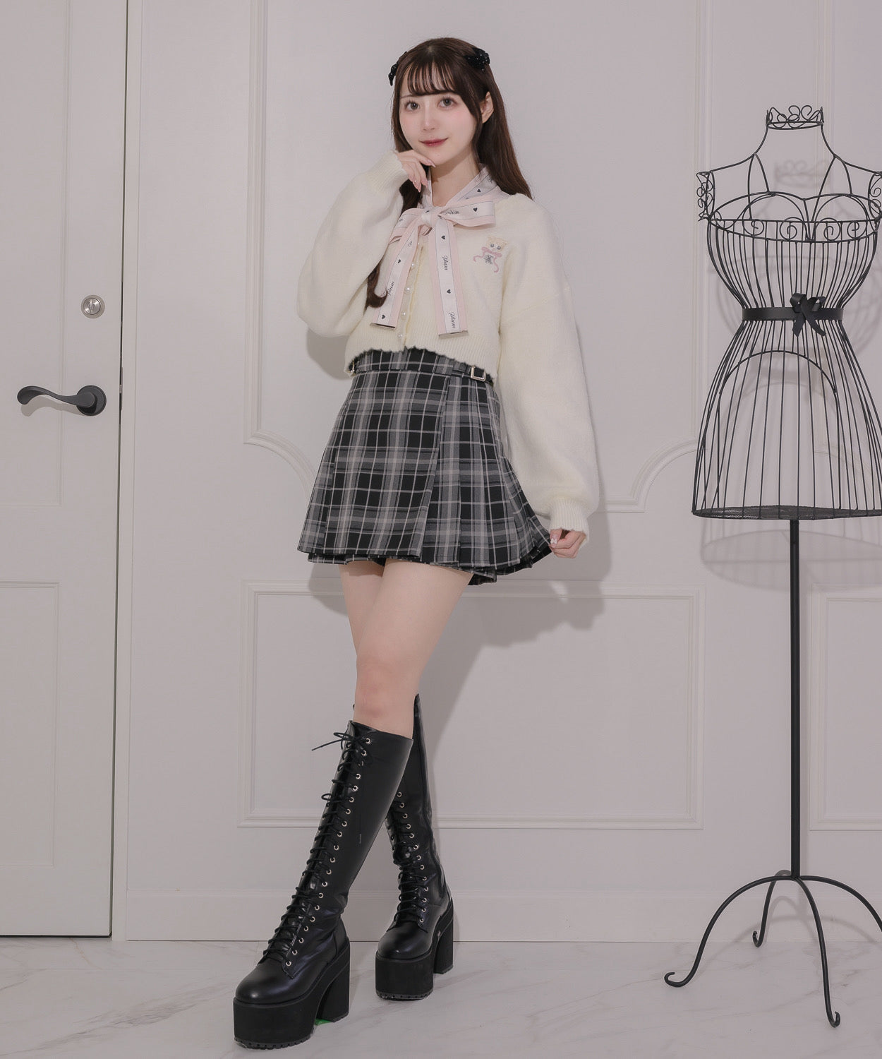 モデル身長:158cm/着用カラー:ブラックチェック