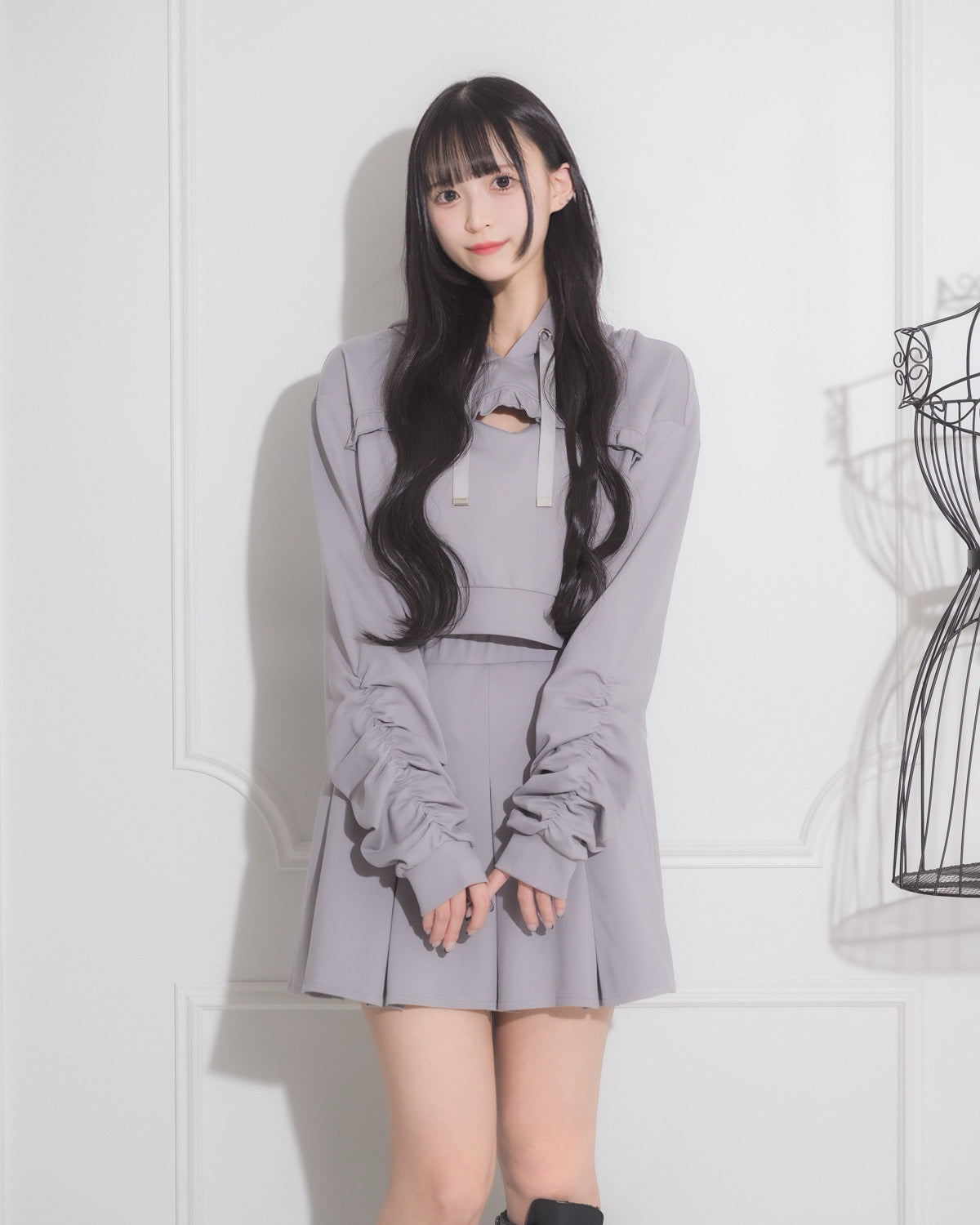 カットアウトフリルスウェットセット